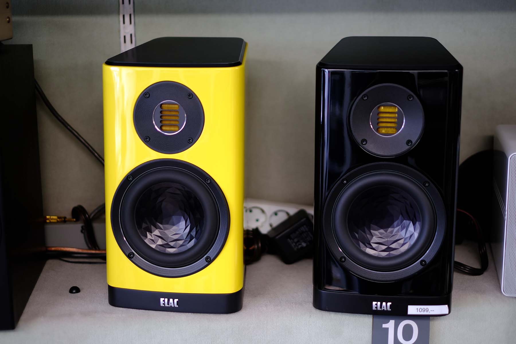 Elac Vela BS 403.2 in schwarz oder GELB!
